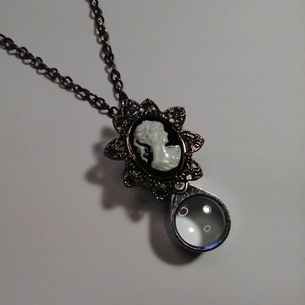Magnifying Glass Vintage Gunmetal Cameo Loupe Pendant Necklace 20x Strong